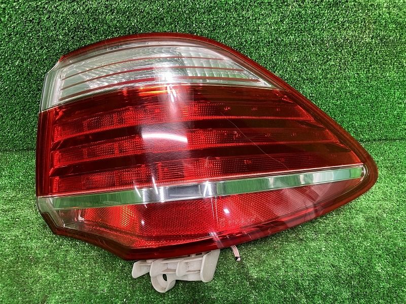クラウン GRS202 右テールランプ テールライト イチコ 30-370 81550-30C50 2EF