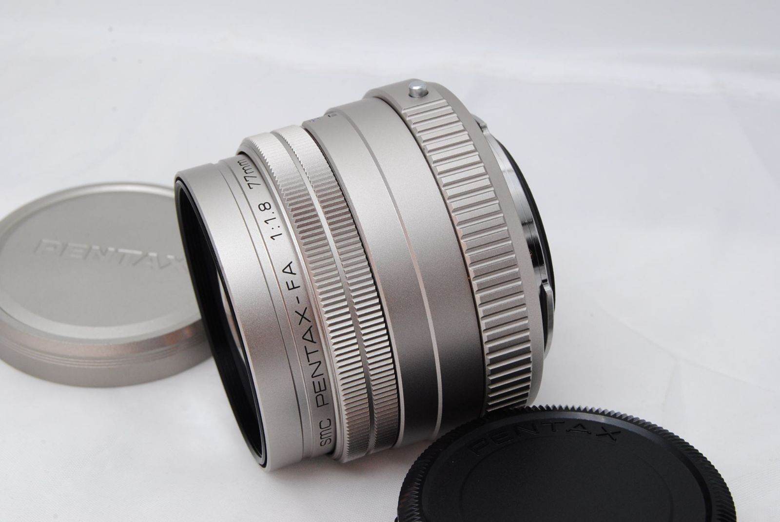 級 ペンタックス HD PENTAX-FA 77mmF1.8 Limited シルバー 中望遠単焦点レンズ 27890