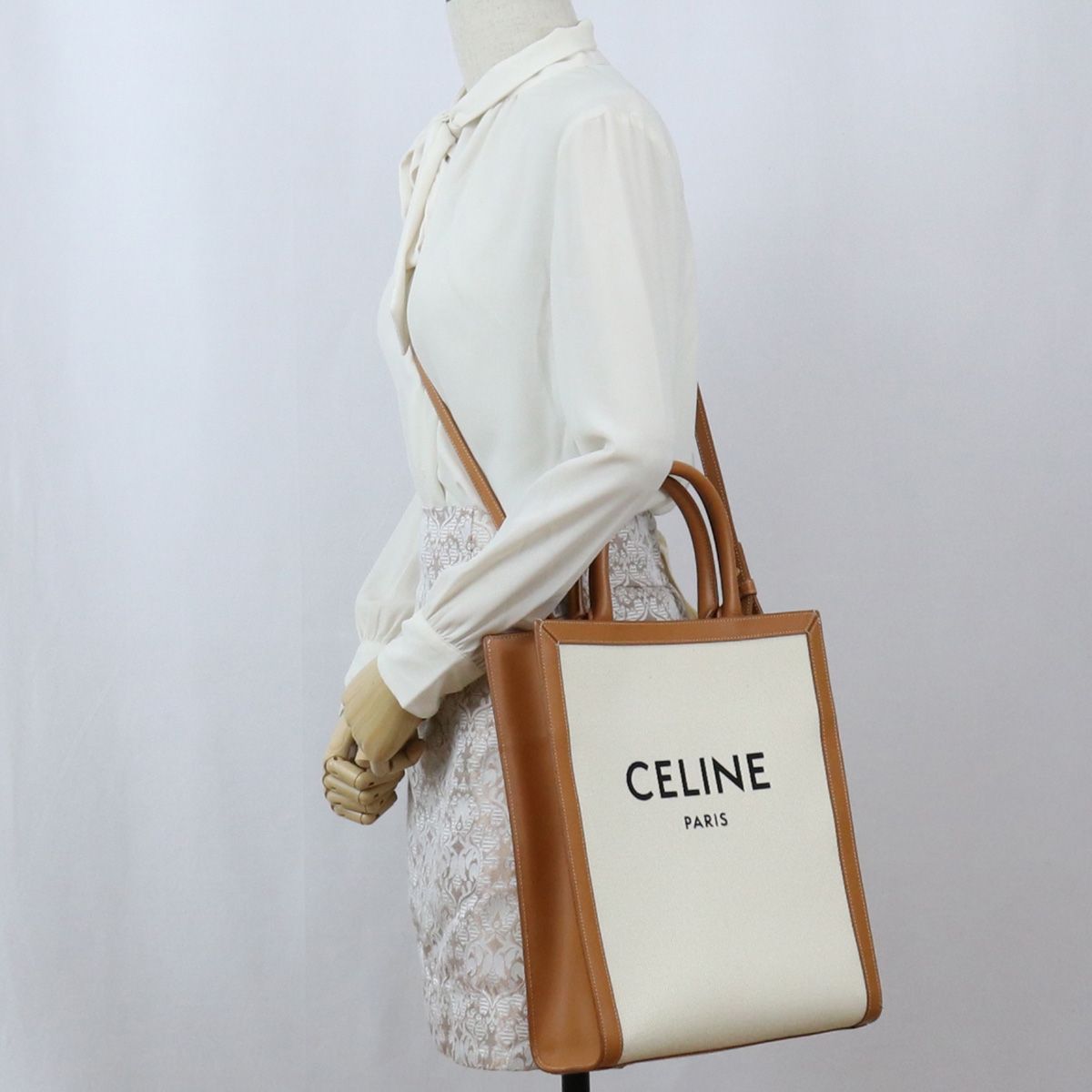 未使用級✨ CELINE(セリーヌ)マイクロ バーティカル カバ バッグ