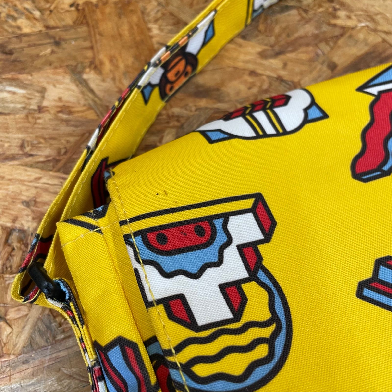 BABY MILO STORE ボディバッグ　Ape BAPE BABY MILO STORE BABY MILO FACE SHOULDER BAG by BAPE A