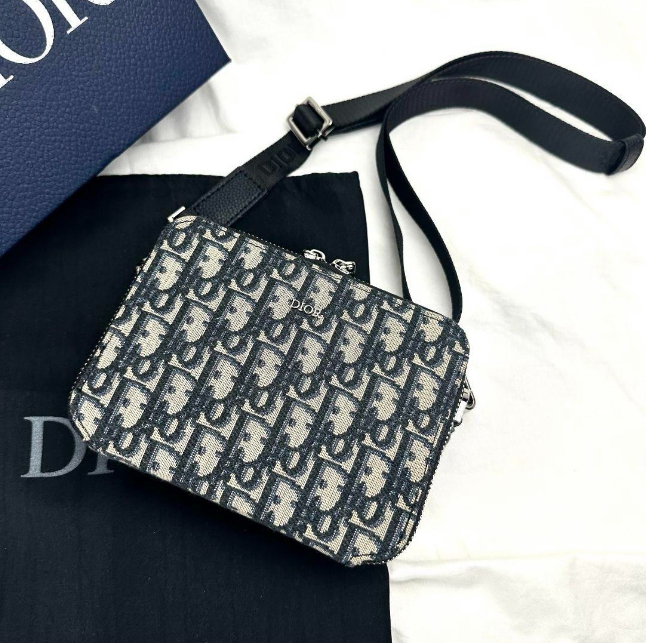 美品 dior ディオール メンズ ショルダーバック - メルカリ 