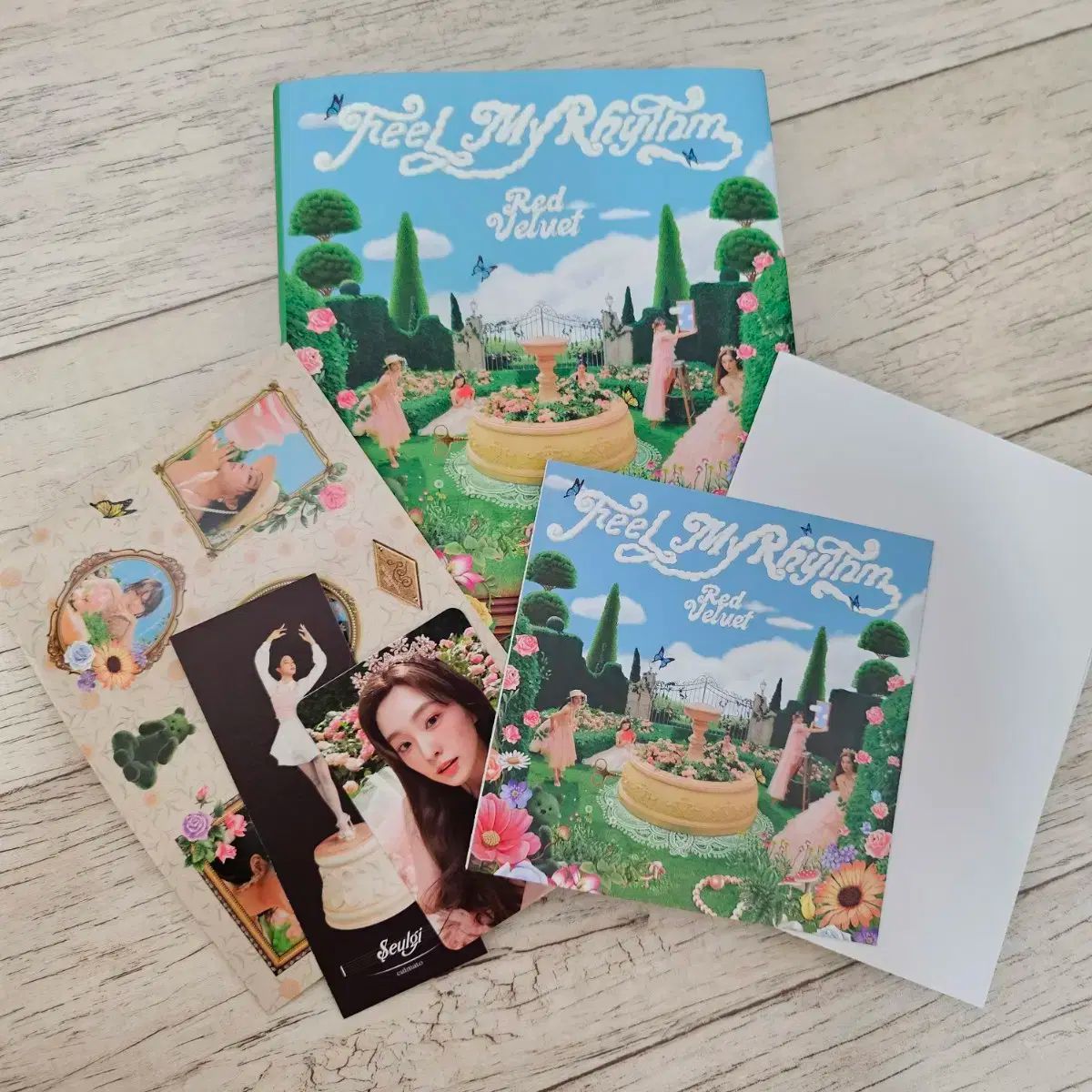Red Velvet(レッドベルベット・レドベル) Feel My Rhythm アルバム