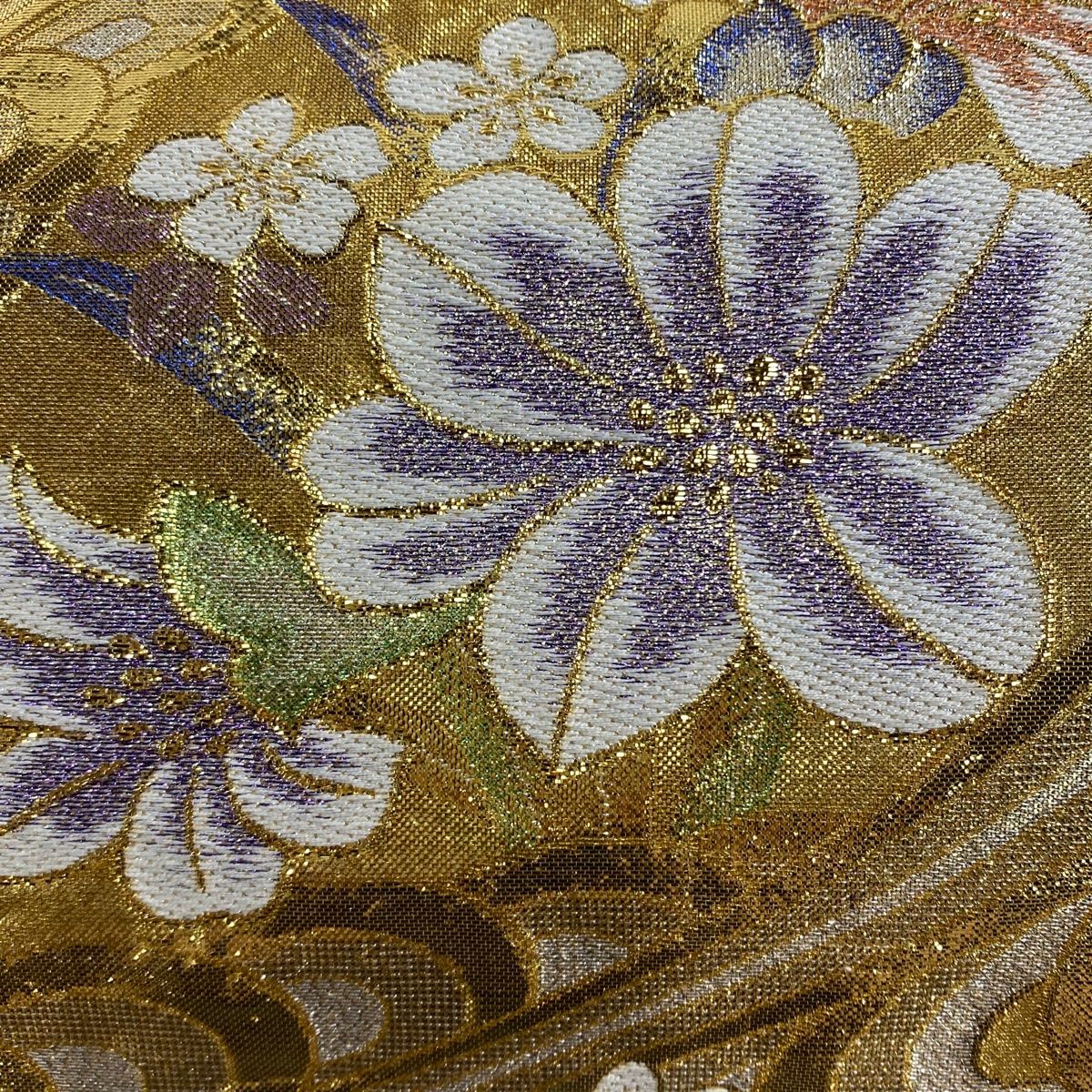 袋帯 秀品 草花 金糸 箔 金色 六通 正絹 【中古】 - メルカリ 袋帯 秀品 草花 金糸 箔 金色 六通 正絹 【中古】 - メルカリ