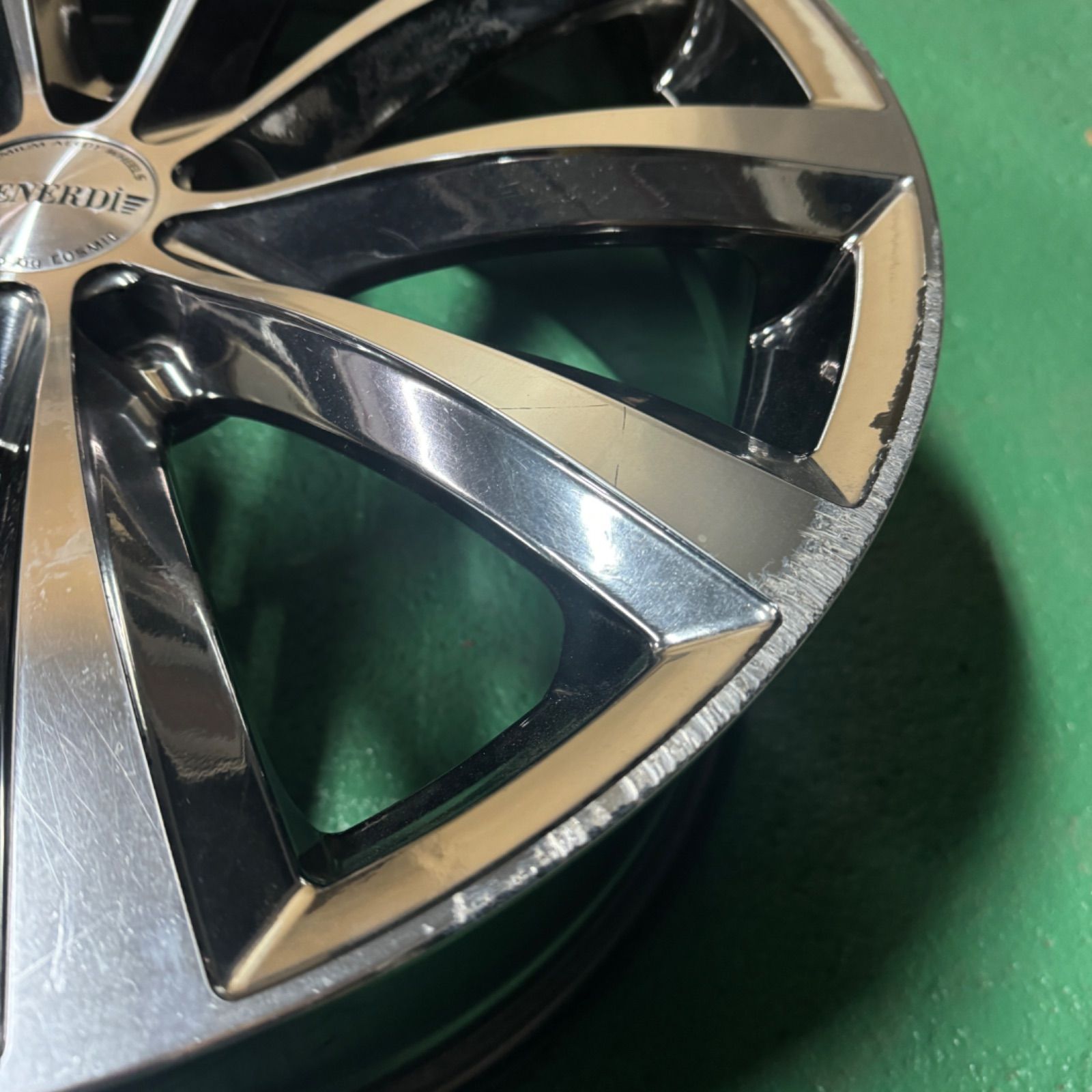 ヴェネルディ マデリーナ 19インチ 8J インセット45？