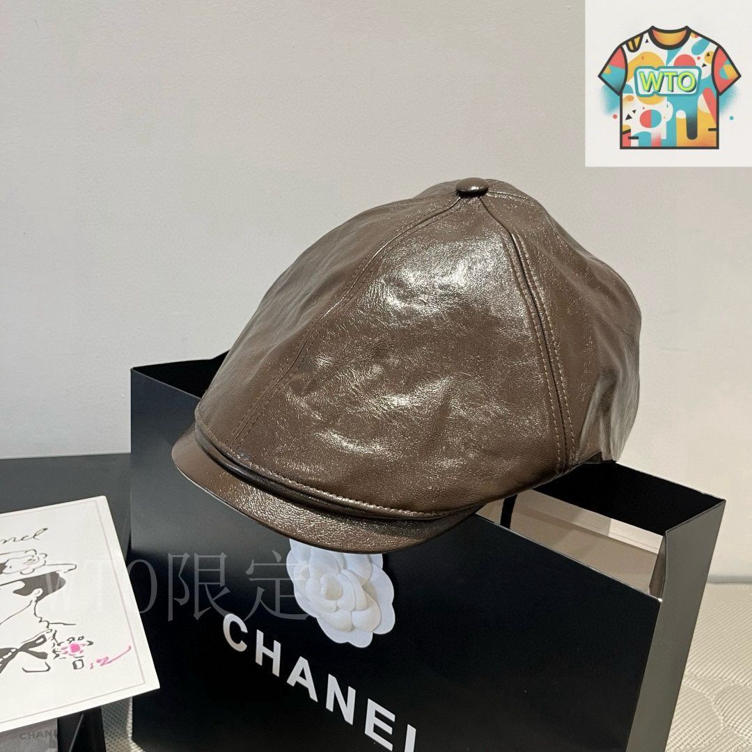 美品　定価14万　プラダ　希少　キャメル×ウール　テュベチカ風　帽子 美品 定価14万 プラダ 希少 キャメル×ウール テュベチカ風 帽子