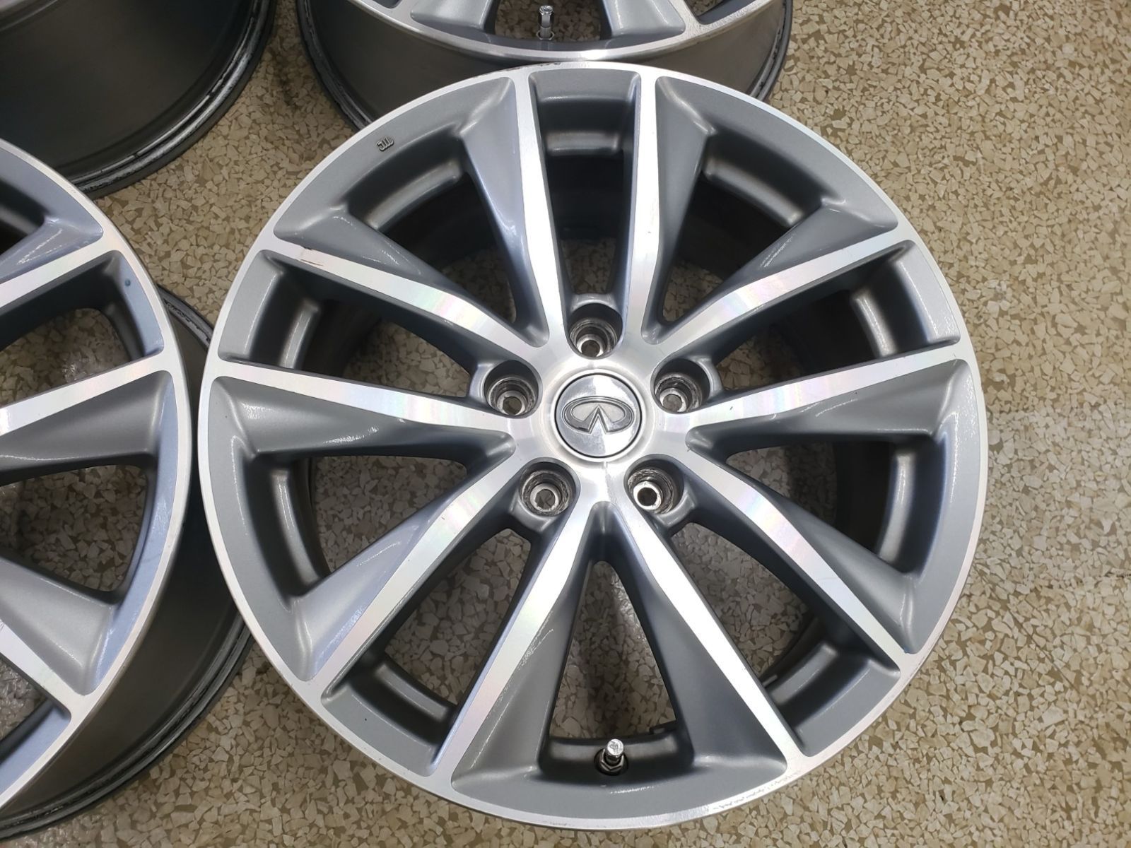 ◎傷少 NISSAN 日産 V37 スカイライン純正 17in 7.5J 45 PCD114.3 5H 空気圧センサー付 4本 V35 V36 V37 E52エルグランド GTクーペ