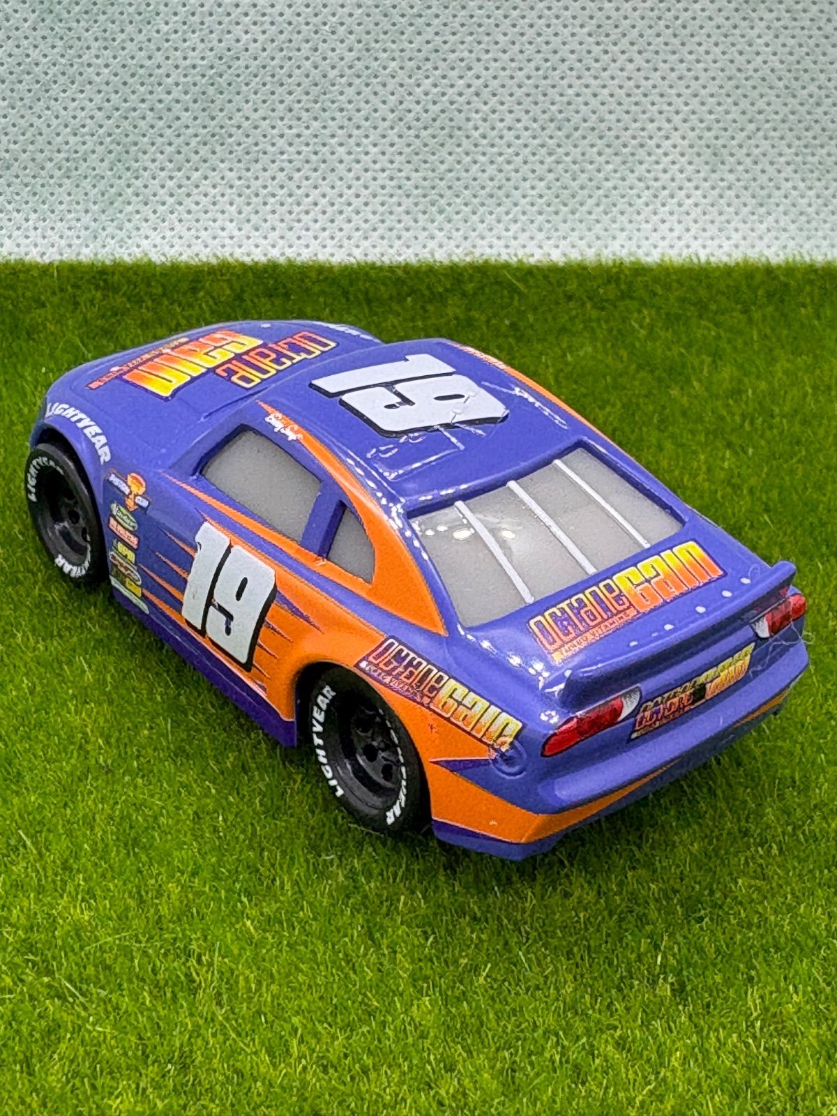 新品】カーズ ミニカー ボビー・スウィフト19番 - メルカリ