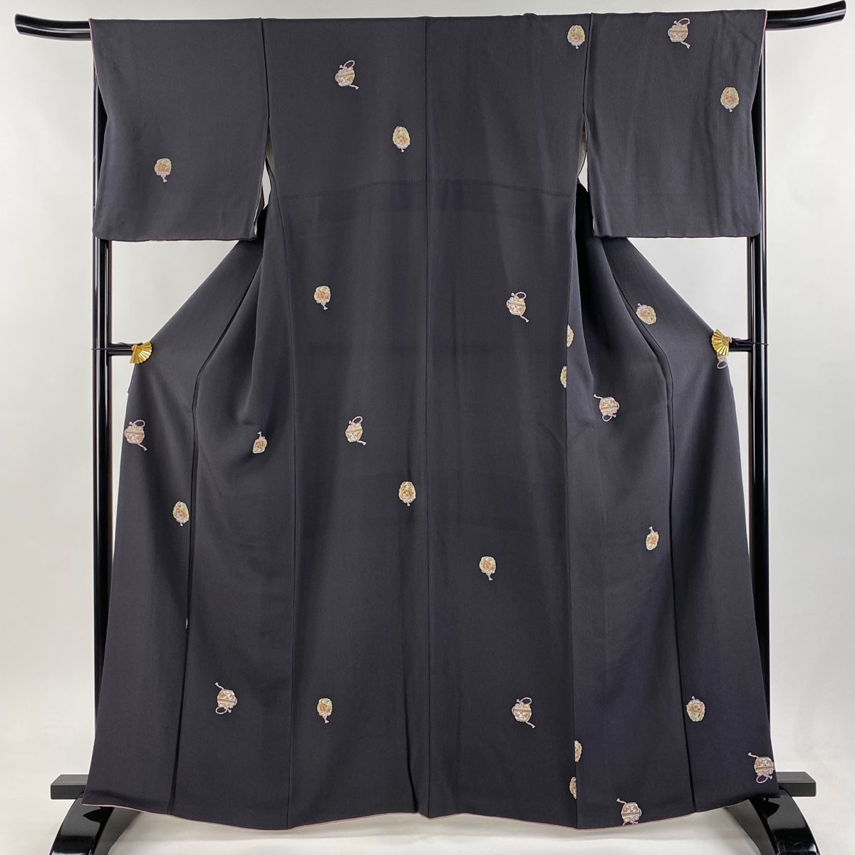 美品 江戸小紋寄せ柄 丈159.5 裄67.5 美品 江戸小紋寄せ柄 丈159.5 裄67.5 江戸小紋 身丈159.5cm 裄