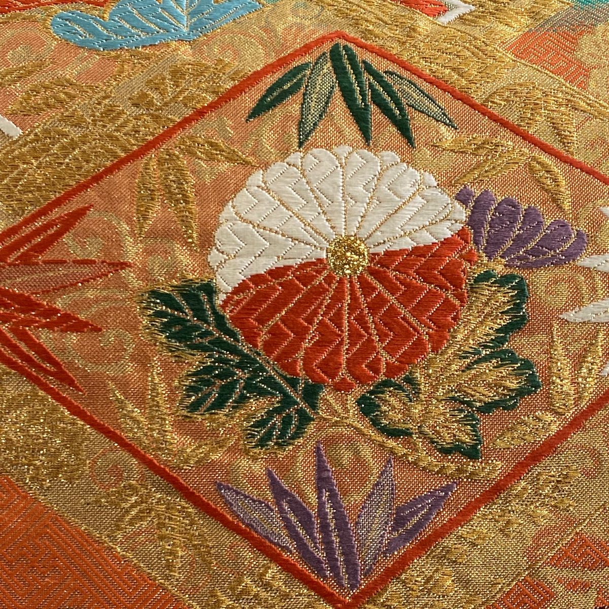 袋帯 美品 秀品 振袖向き 菊 松 金糸 箔 緑 六通 正絹 【中古