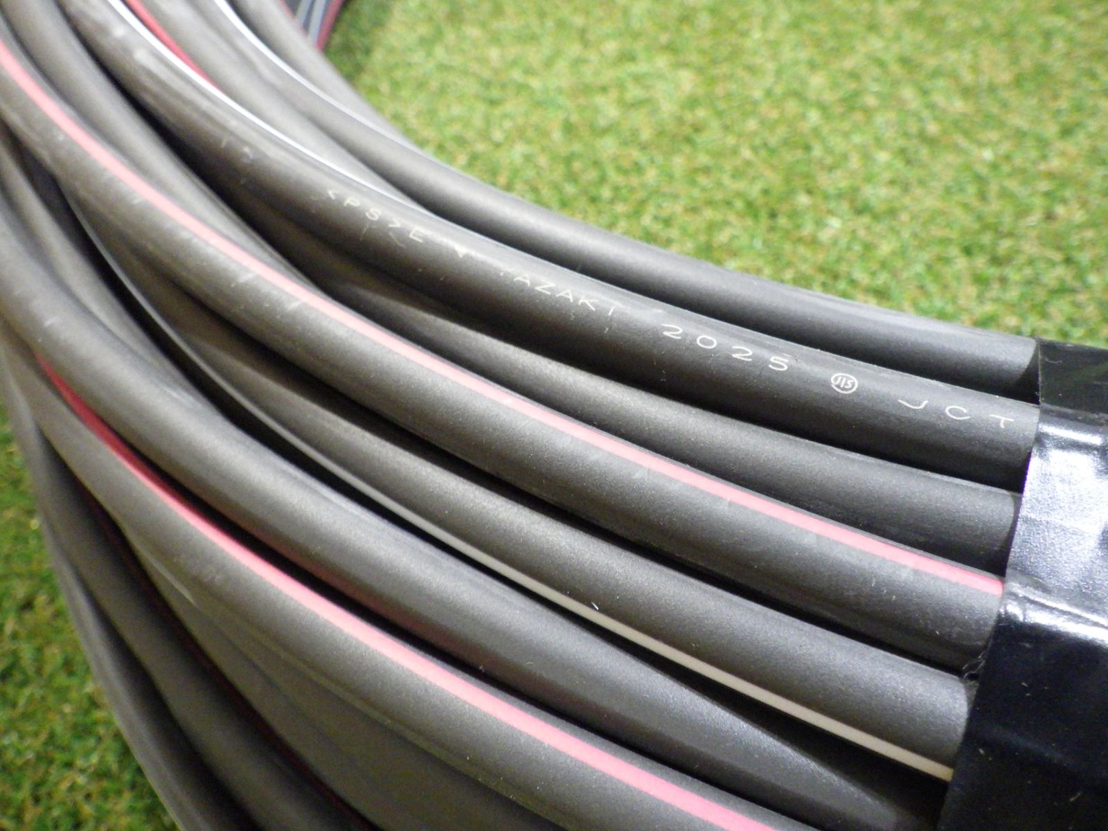 矢崎 CVTケーブル 3×14mm 条長50m 27kg ストライプ識別 600V 矢崎 CVTケーブル 3×14mm 条長50m 27kg ストライプ識別 600V