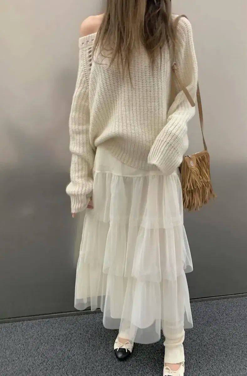 ポスター キリモヘアニット カンカンフリルスカート