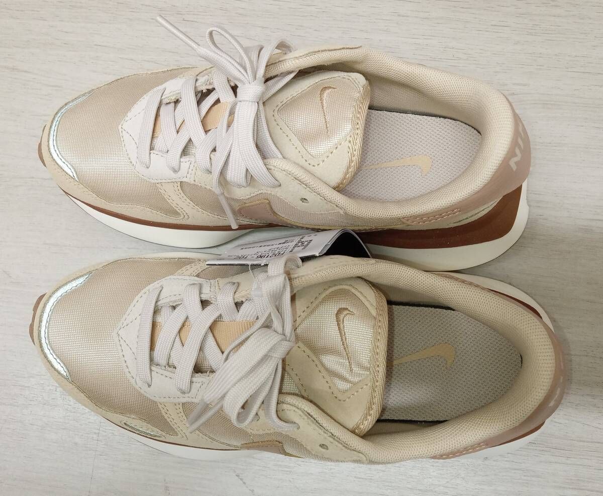 美品　NIKE DD9682-102 ベージュ　23 22.5 NIKE [ナイキ] TC 7900 [W 7900] ベージュ/セイル DD9682-102