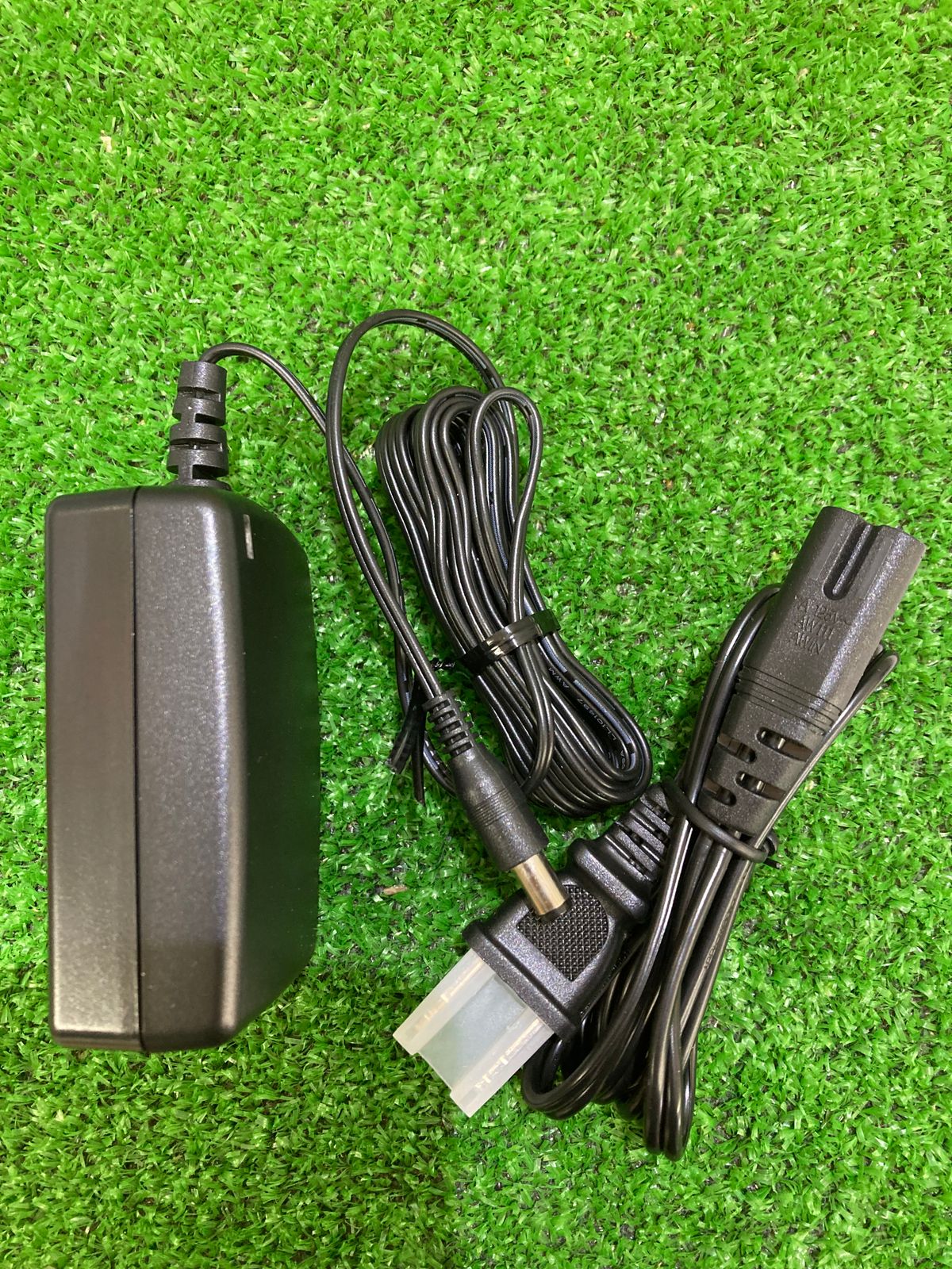 中古品】【0921】GS YUASA 12V車バッテリー交換用バックアップ電源 【BK3000】 IT47CTZ7UHYO - メルカリ