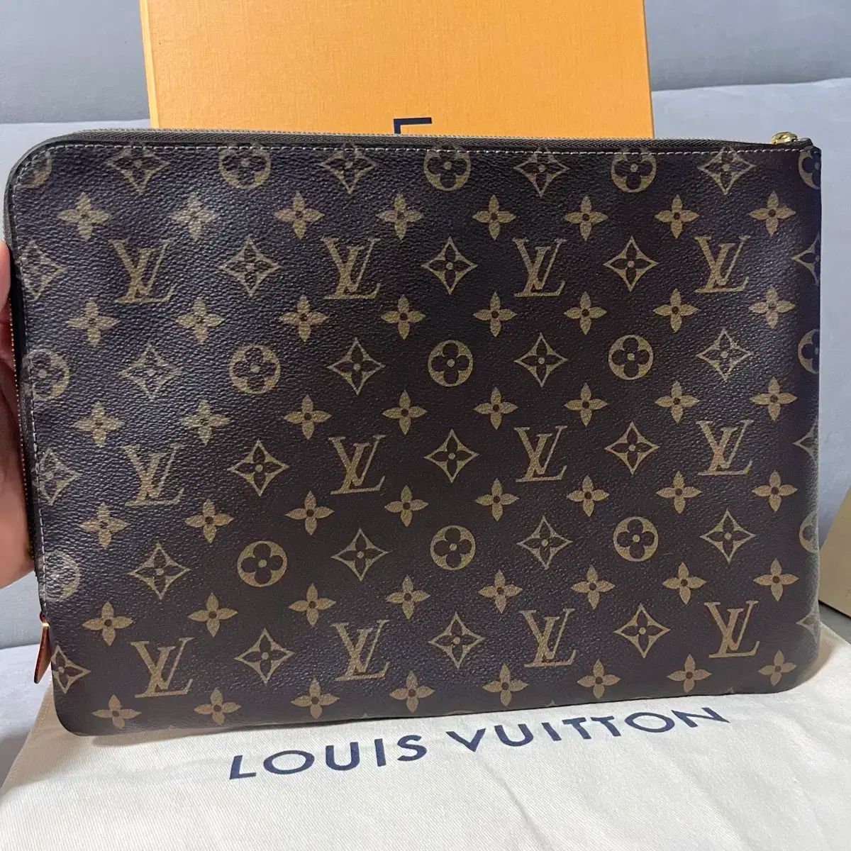 ほぼ Louis
