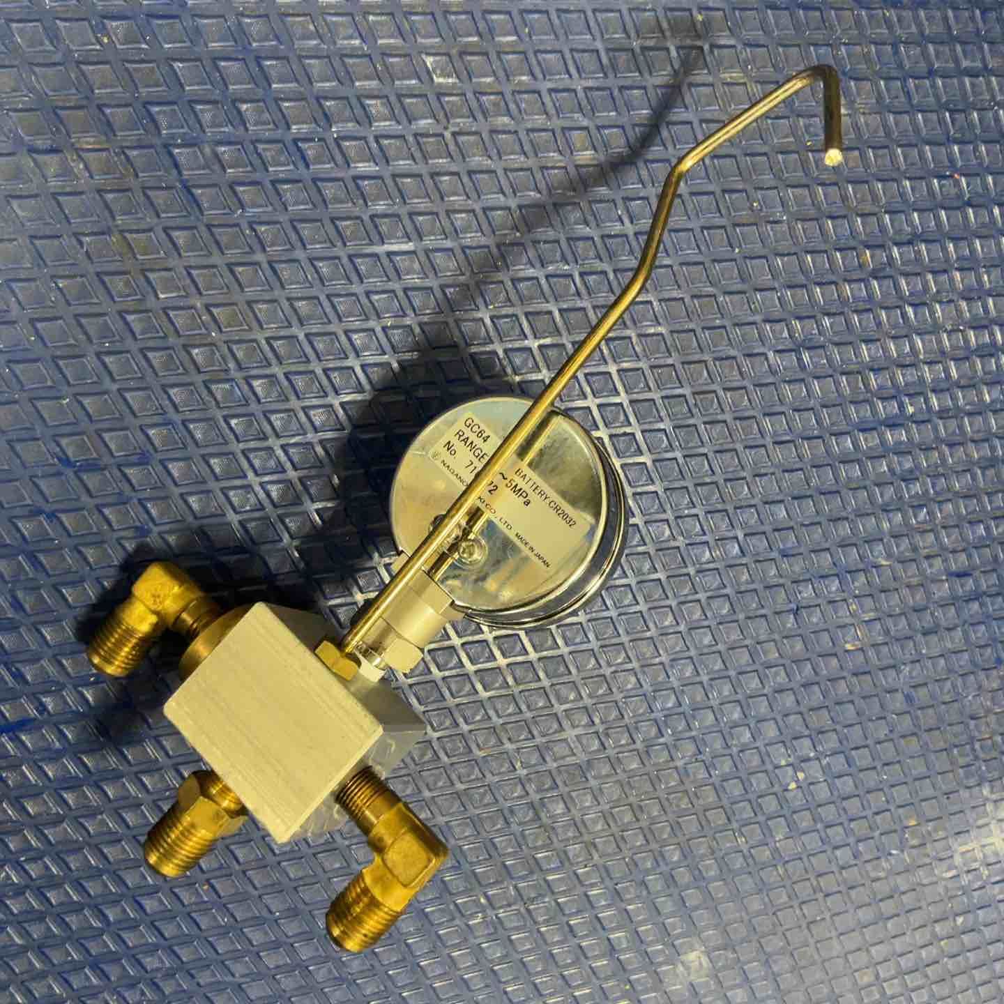 ゲージマニホールド