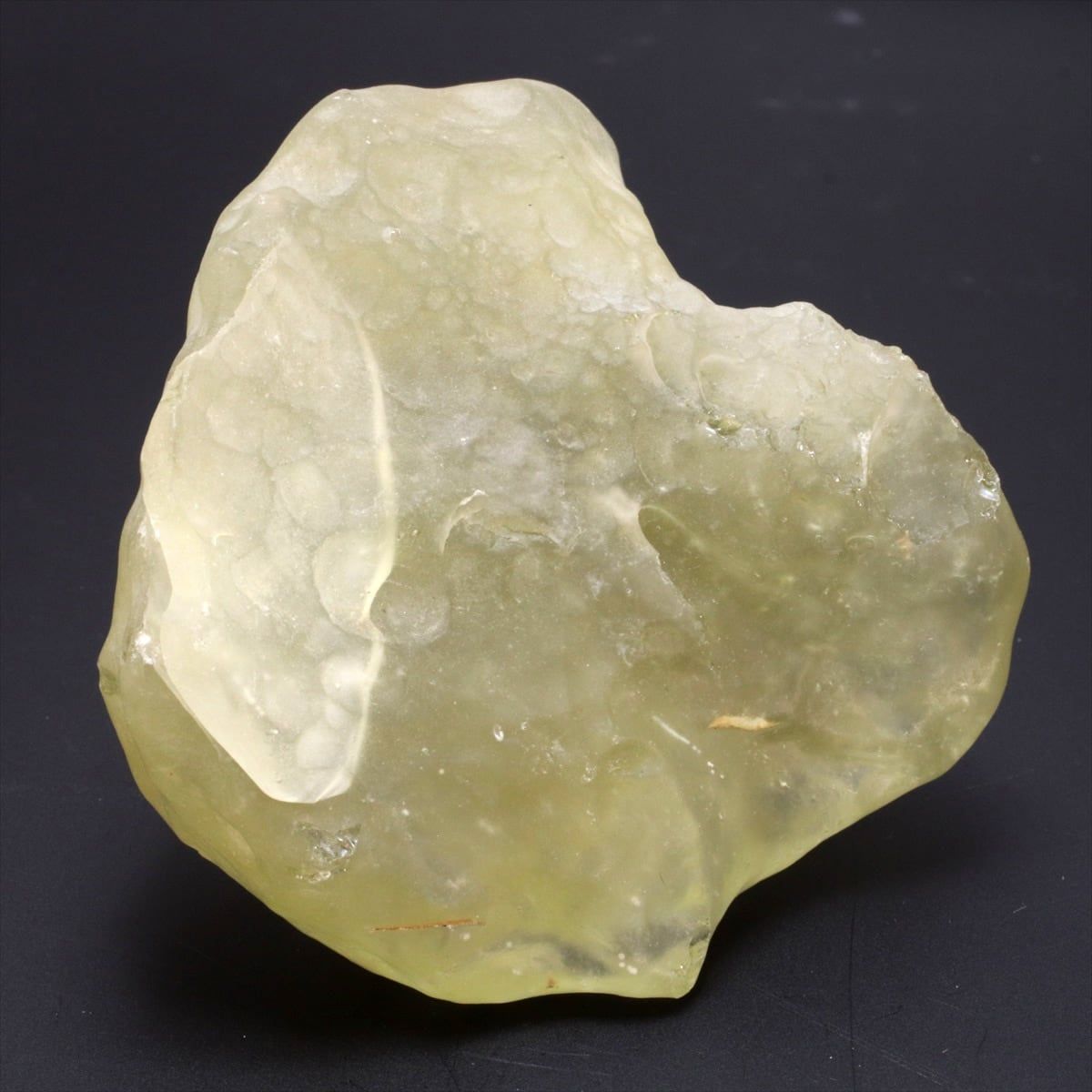 人気SALE，新作 リビアングラス 149g リビアンガラス インパクタイト 原石 標本 Libyan Glass M2550 ルース(裸石)・原石