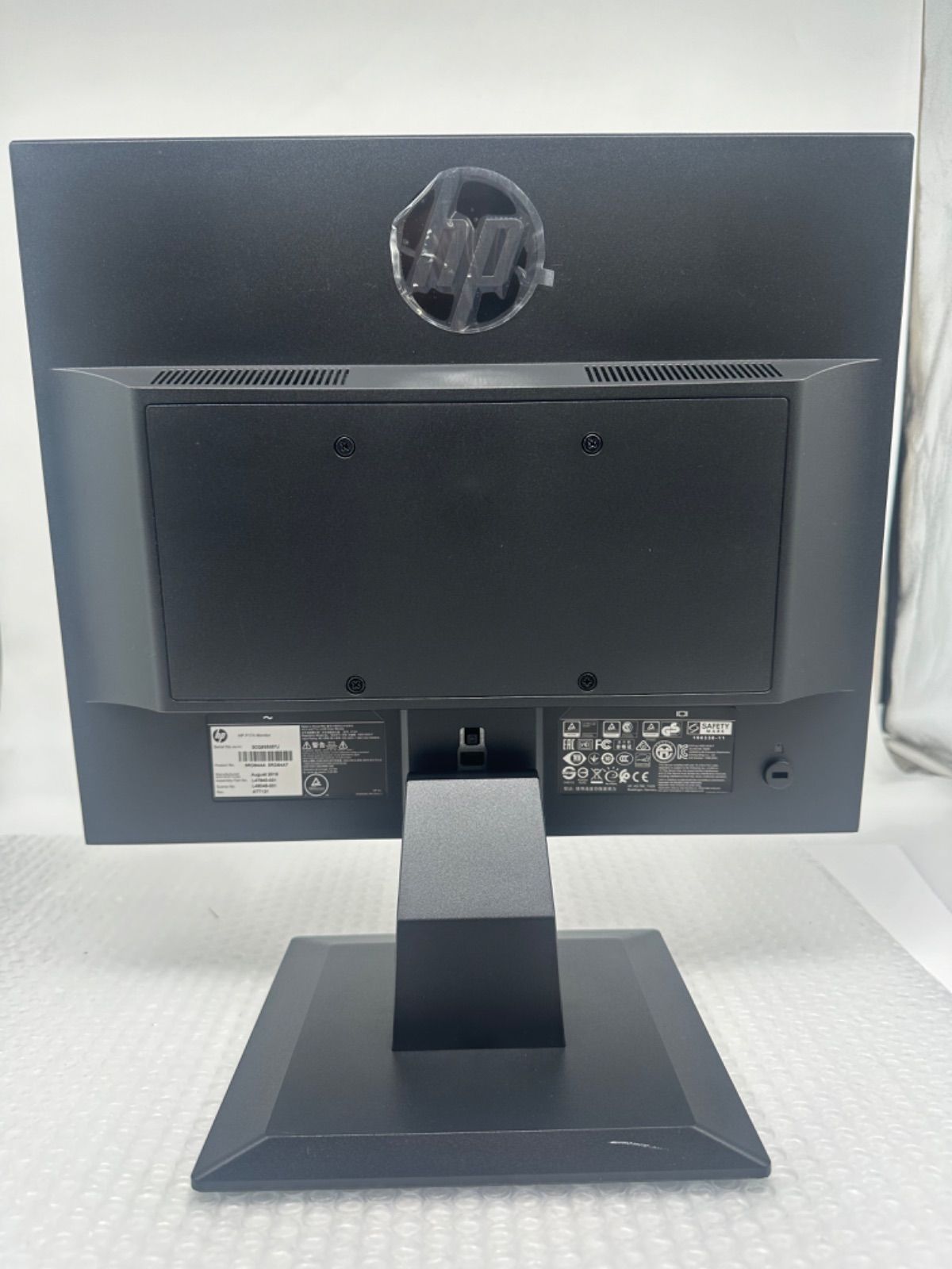 HP P174 LED ディスプレイ 43.2 cm (17インチ)  中古－とても良い