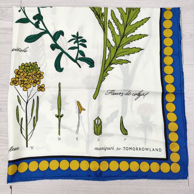 manipuri 花柄 大判スカーフ クラシカル気分の今年こそ、大活躍の予感