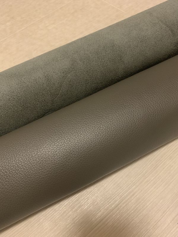 ダークグレー 207ds クロム革 牛革 イタリア レザー シュリンク加工 はぎれ 一枚革 レザークラフト 革 皮 本革 diy 生地 材料