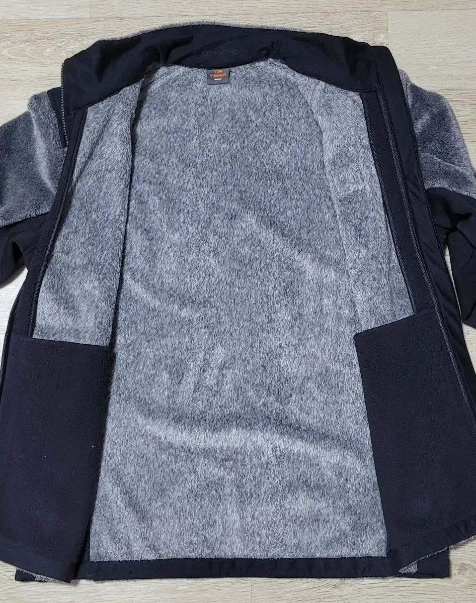 アイダー EIDER