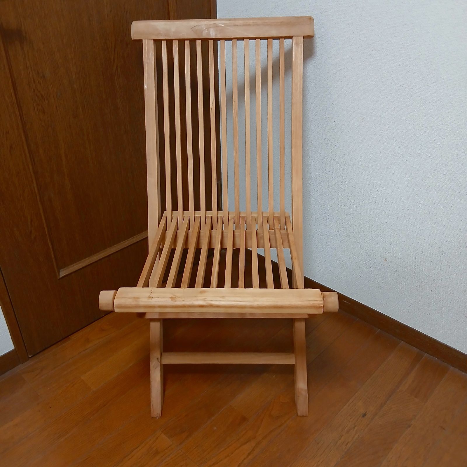 節約 木製スラットデザイン折りたたみ椅子 即日出荷 4個セット 木製