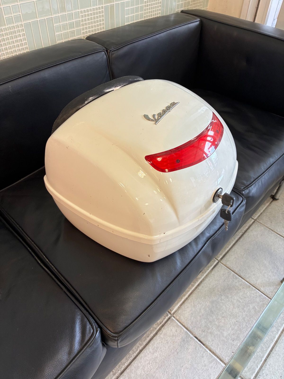 ベスパ純正LX用トップボックス