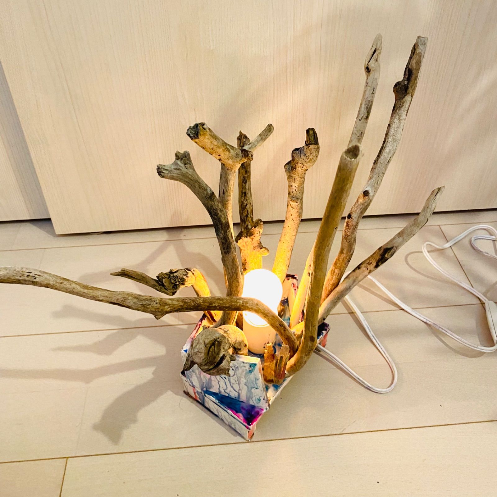 大工よ、屋根の梁を高く上げよ　流木アート　インテリア　LED間接照明