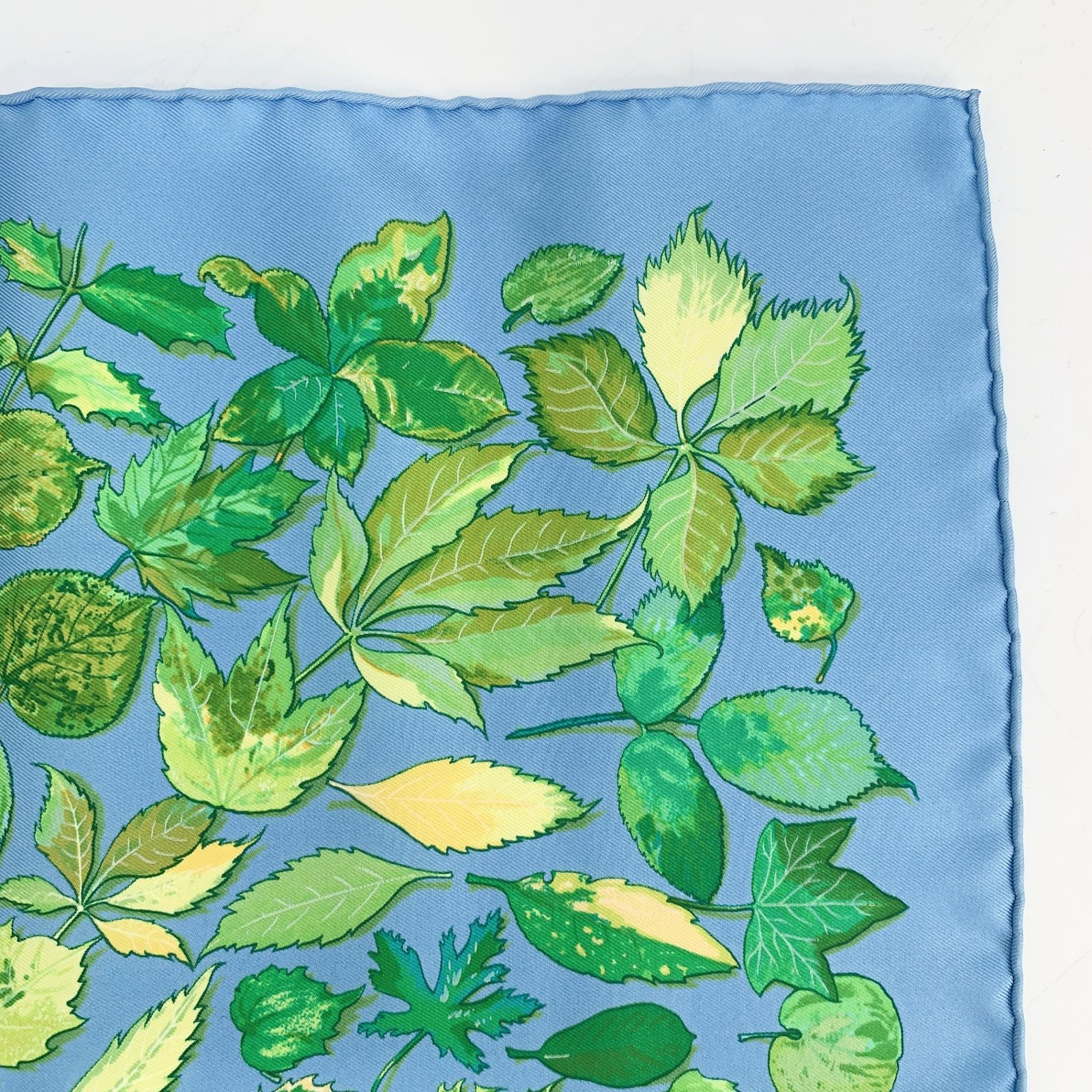 エルメスHERMES スカーフカレ40 落ち葉シルク100