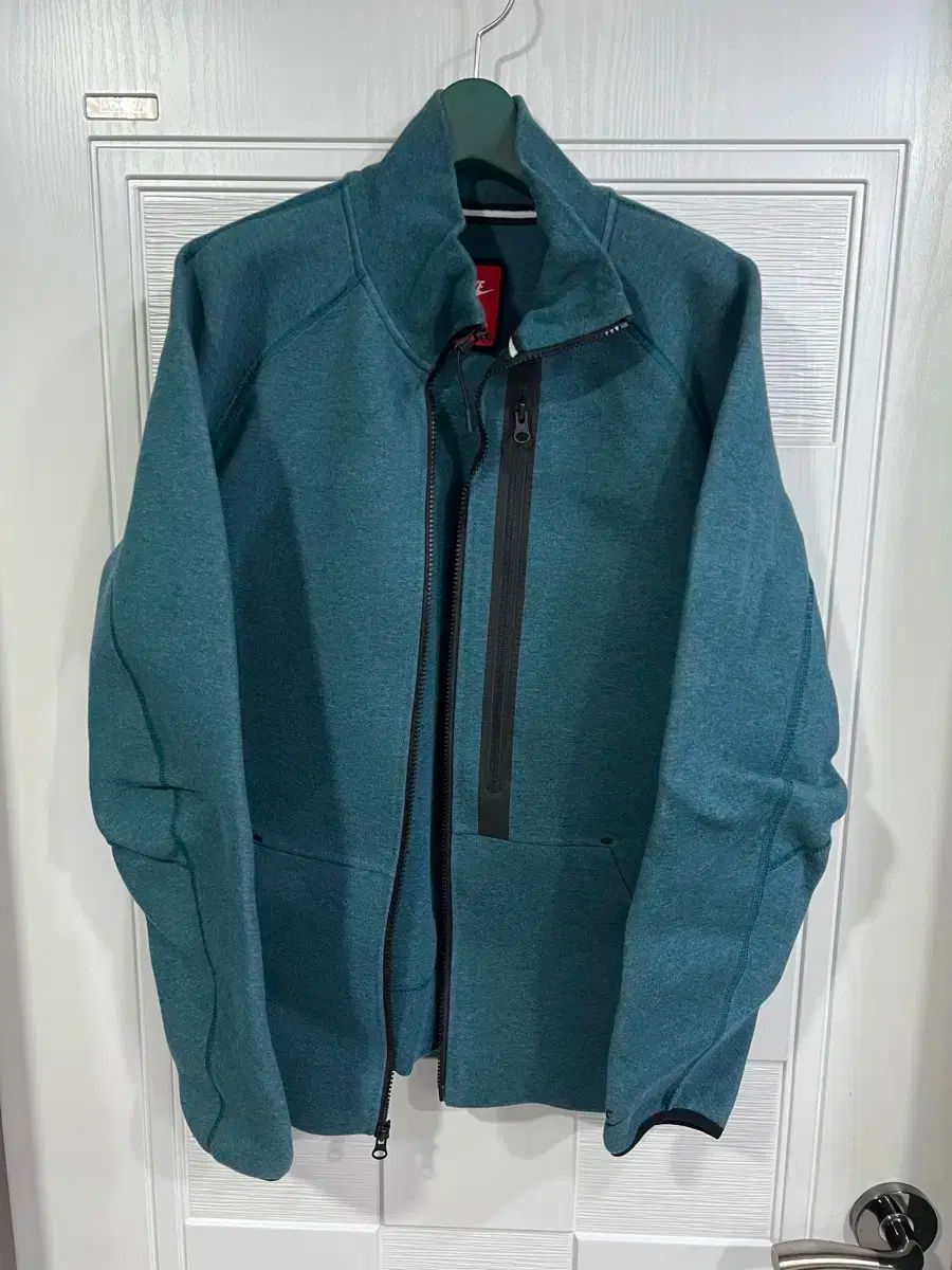 【雷市場（ポンジャン）商品韓国直送】 Nike(ナイキ） テックフィット ジップアップ