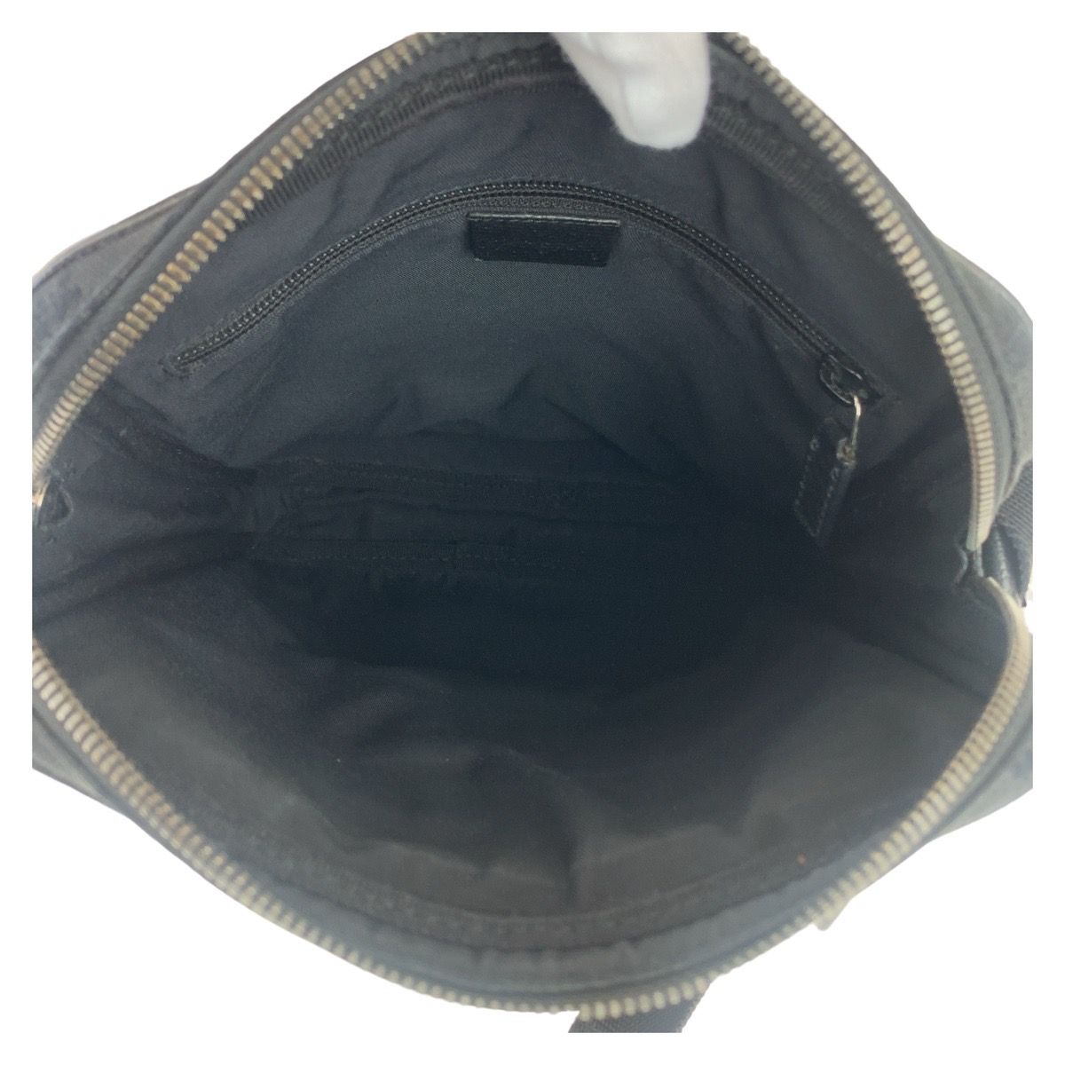 GUCCI グッチ GG柄 ブラック 黒 シルバー金具 GGキャンバス 92551 斜め 
