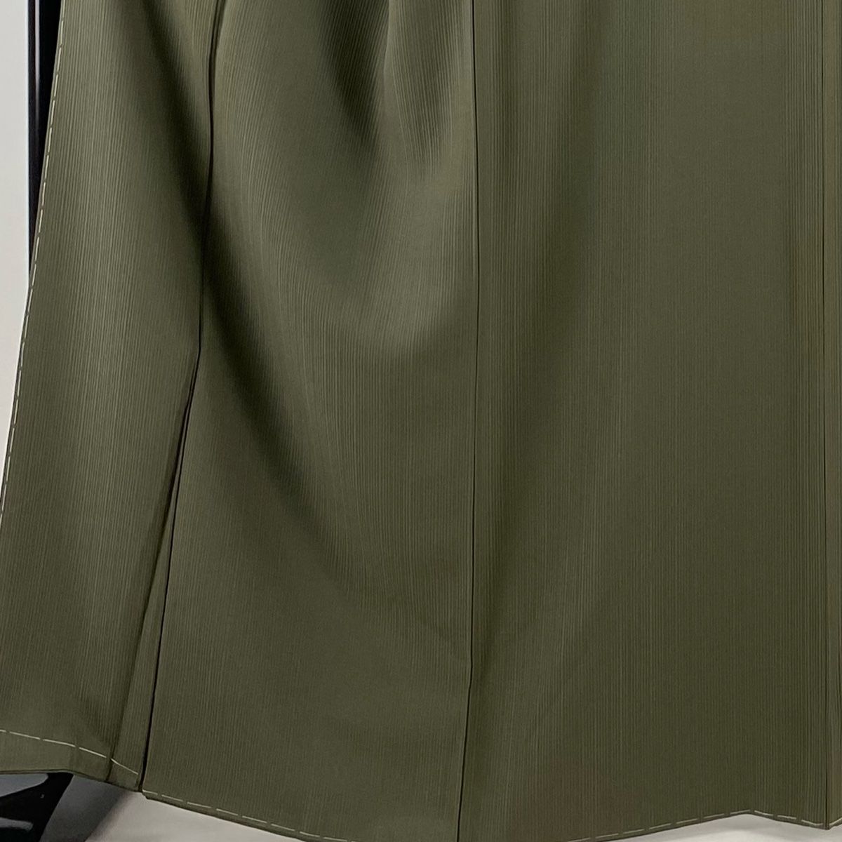 色無地 身丈165cm 裄丈66cm M 袷 華草木五度染 落款 地紋 茶緑色 正絹 秀品 一つ紋