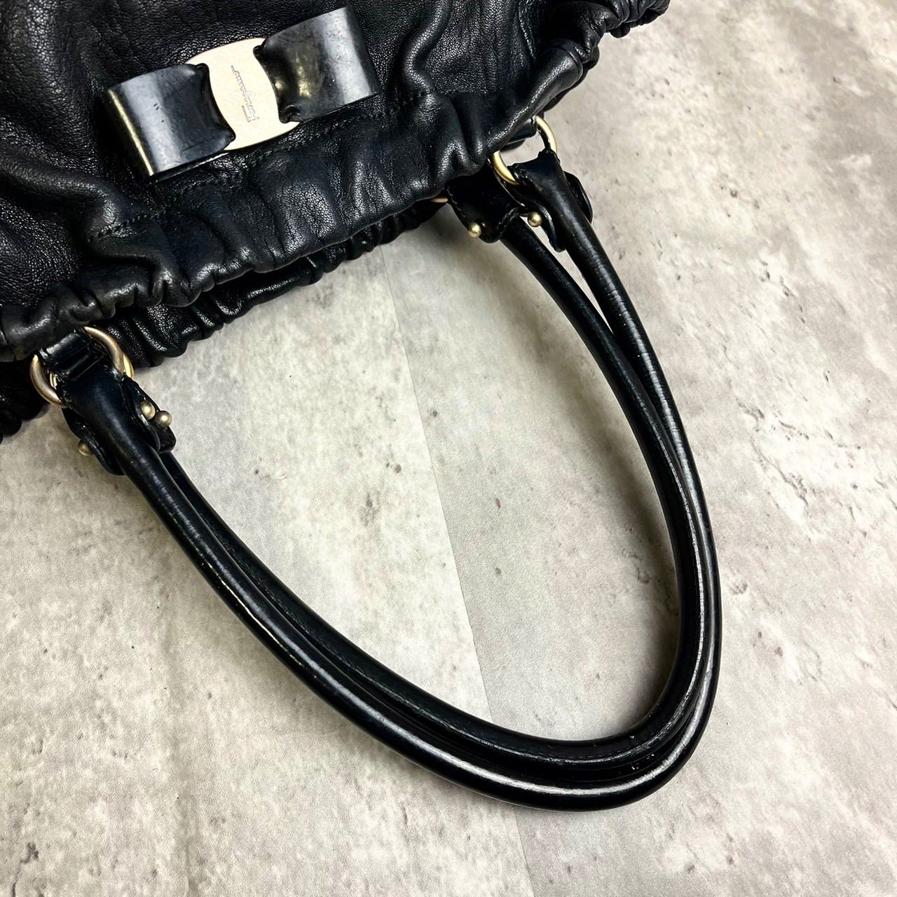 ✨良品✨salvatore ferragamo サルヴァトーレフェラガモ ハンドバッグ 