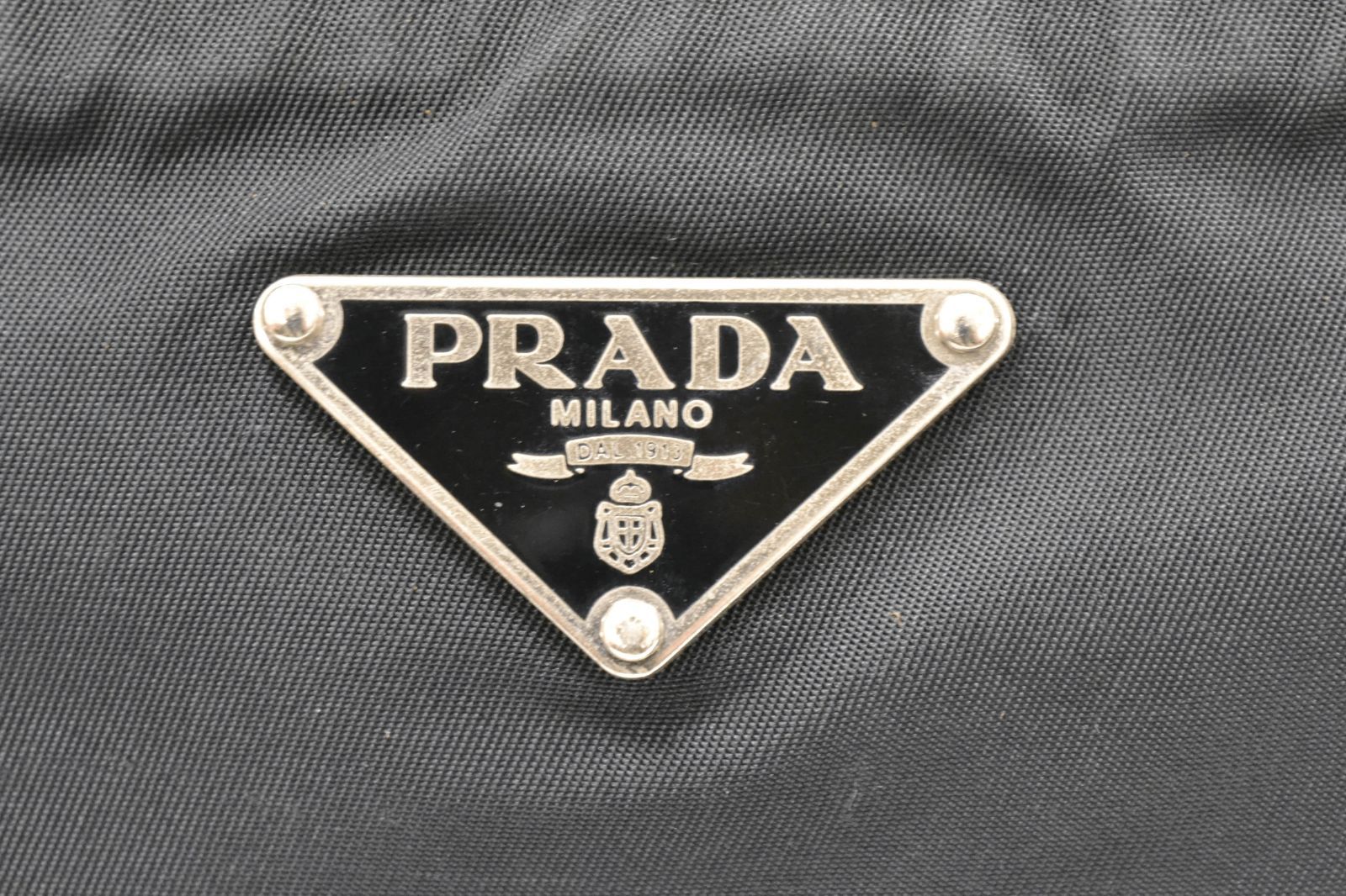 PRADA プラダ 斜め掛け 三角プレート スクエア ナイロン ショルダー