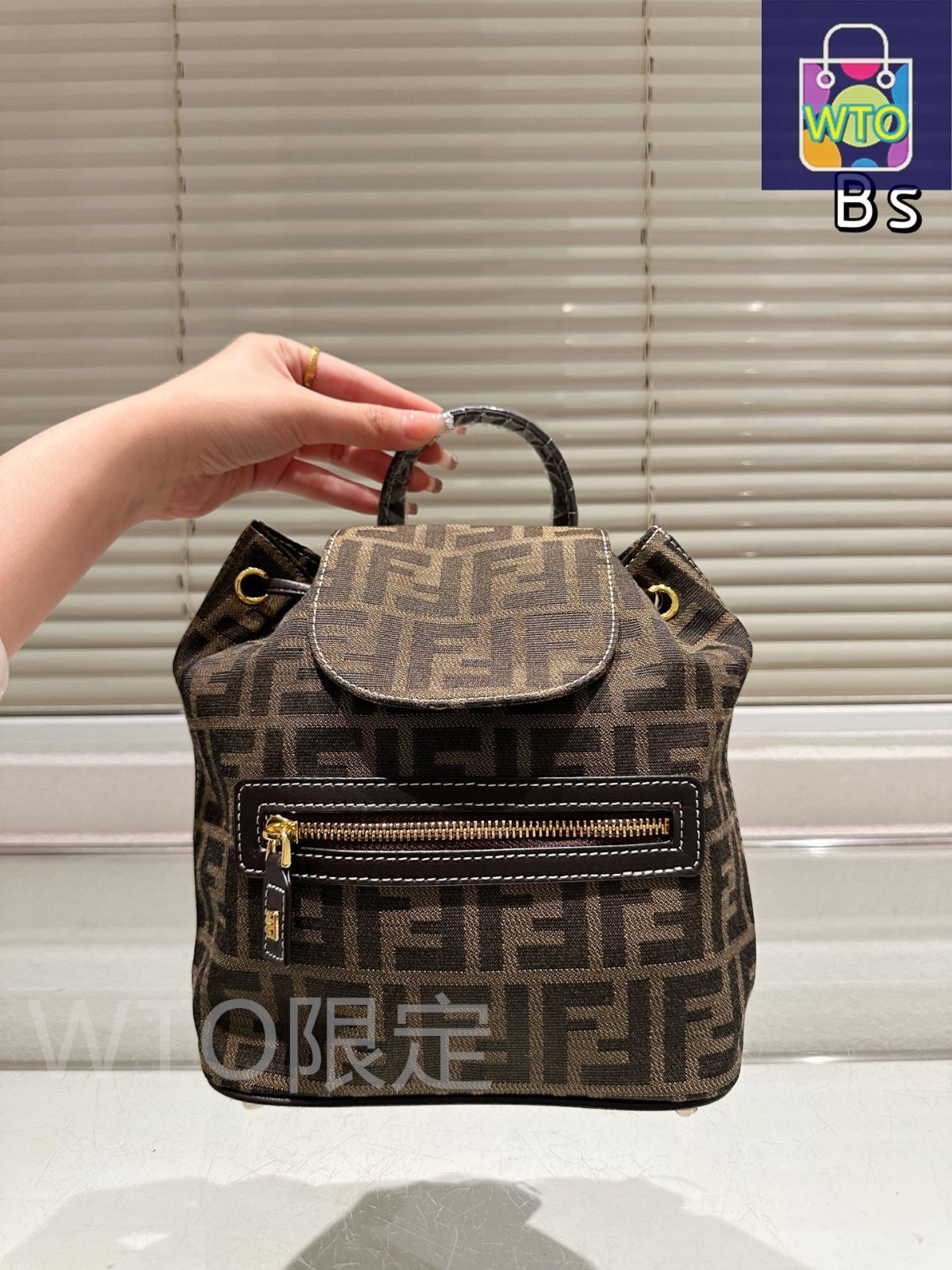 今日特価】Fendi フェンディ クラシックプリント バックパック