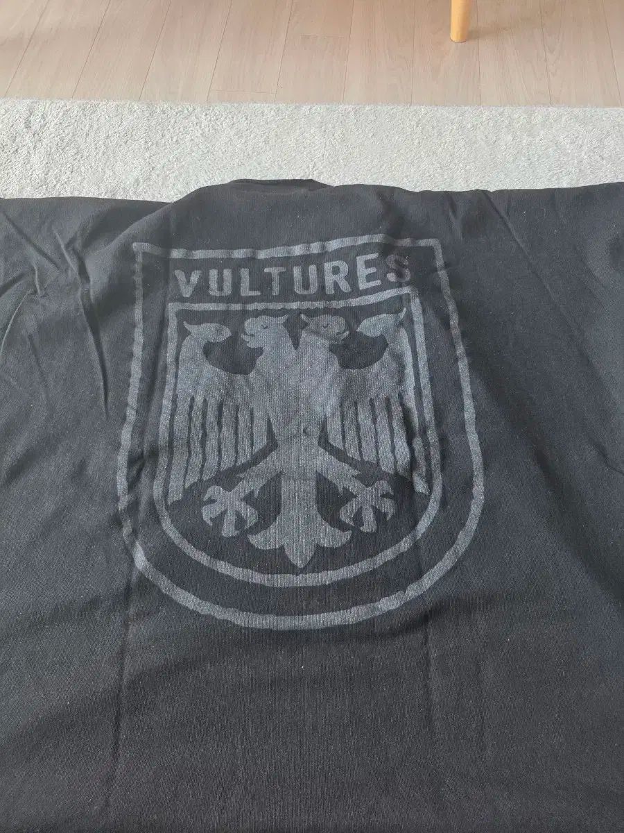 イージー VULTURES 半袖 Tシャツ 3 黒 コリア エクスクルーシブ