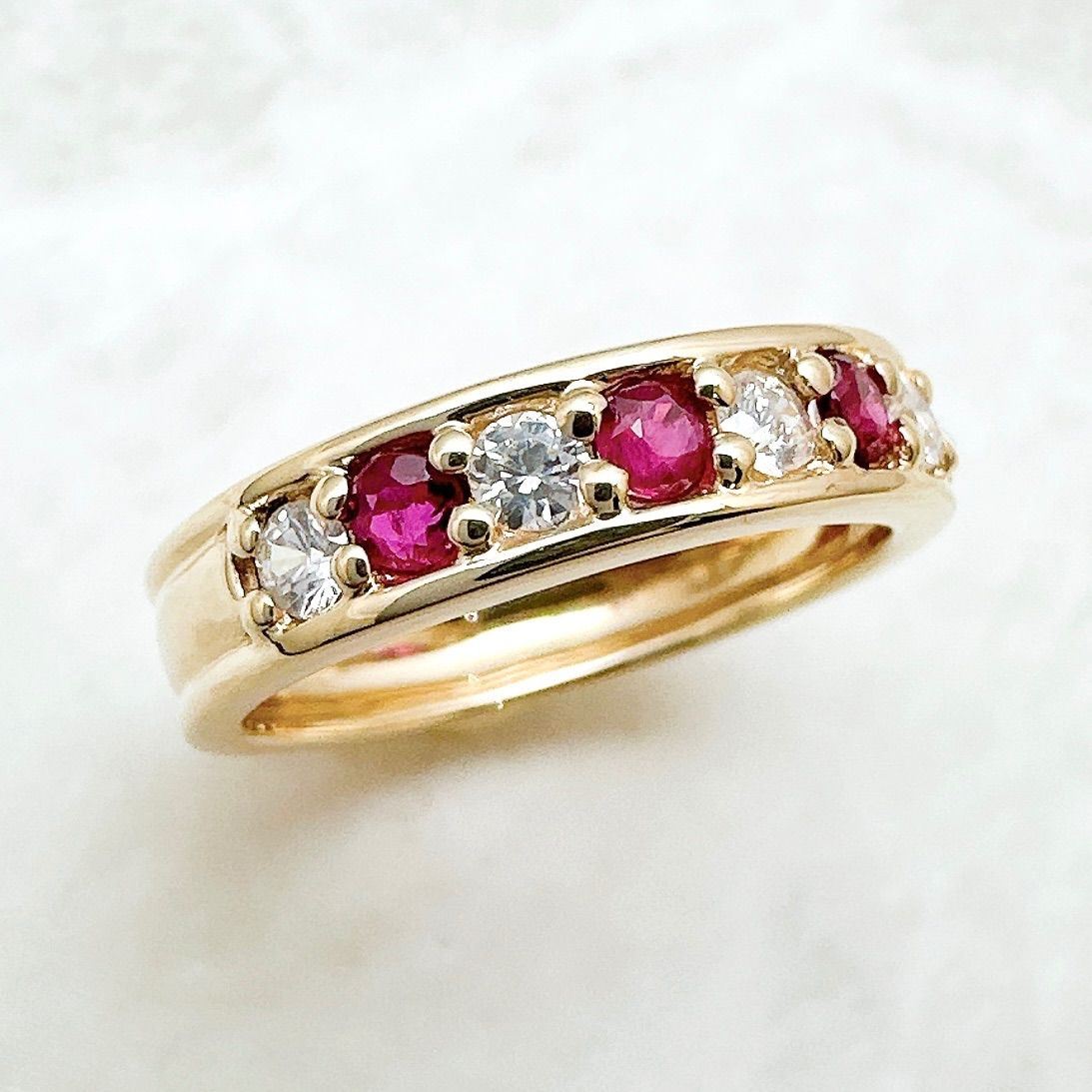 ❣️豪華スタールビーとハートのダイアモンドリング美品❣️ 美品🌟Star jewelry ルビー ダイヤモンド イエローゴールド リング 約6