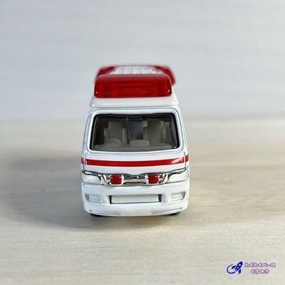 Takara Tomy - トミカ TAKARA TOMY ブリスター■ 79 トヨタ ハイメディック救急車 b000gtc5ee00.jpg