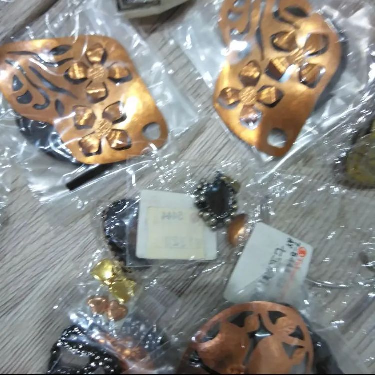 K040  七宝焼き アクセサリー 素材  大量まとめ売り K124七宝焼きアクセサリーパーツ素材100点セット - メルカリ