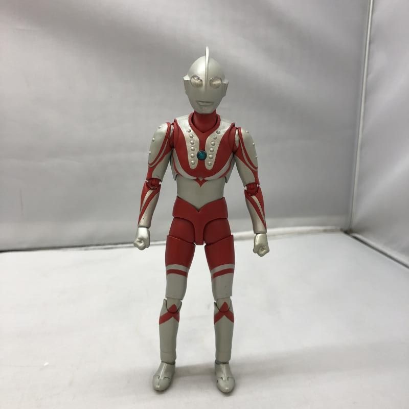 中古】開封/塗装擦れ)バンダイ S.H.Figuarts ゾフィー