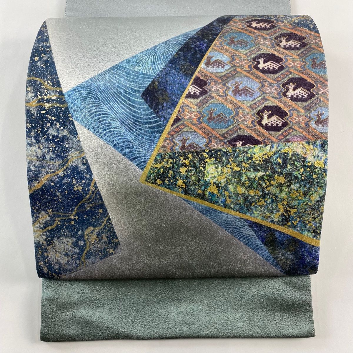 袋帯 秀品 落款 動物 幾何学 金銀彩 銀通し 灰色 お太鼓柄 正絹