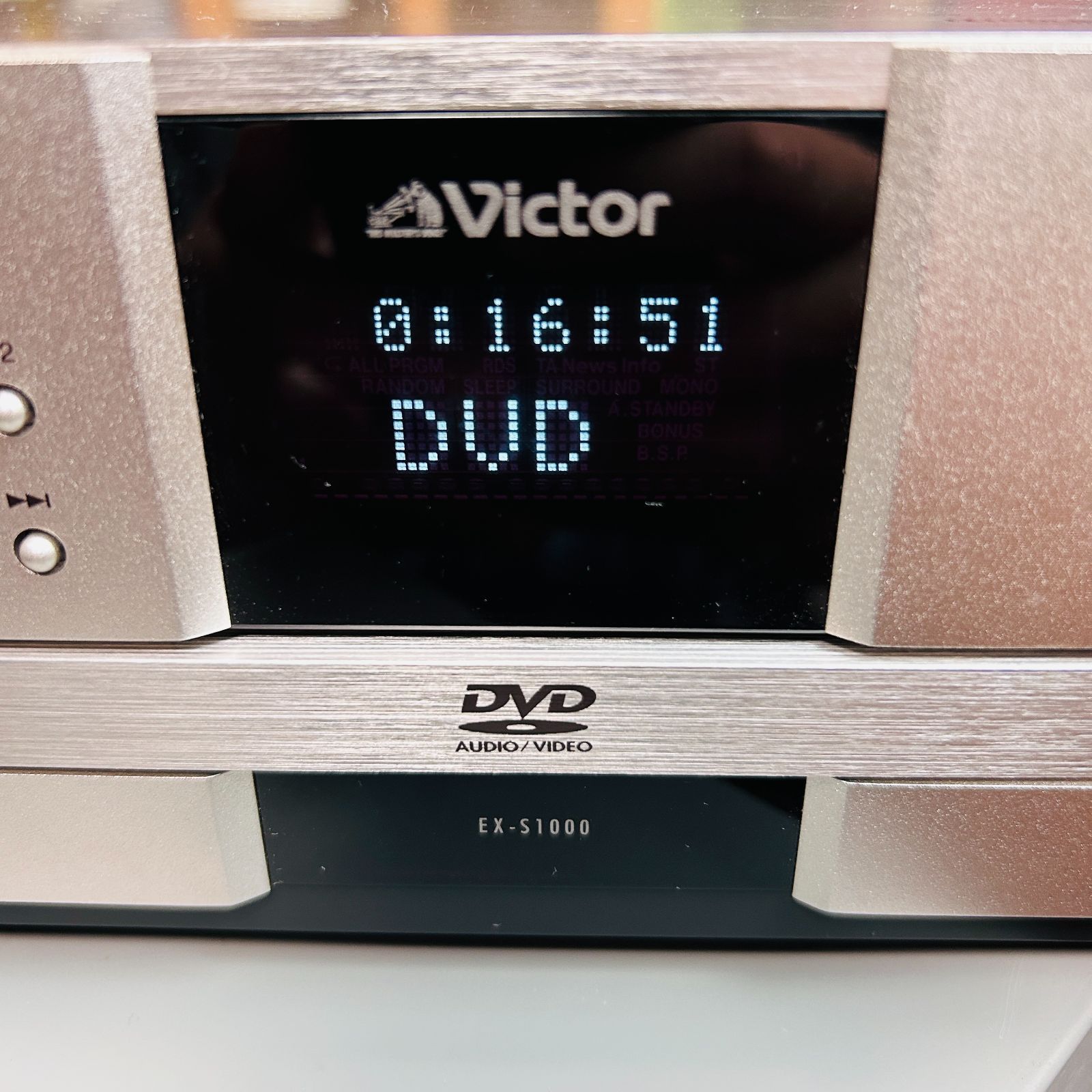 コンパクトコンポーネントDVDシステム