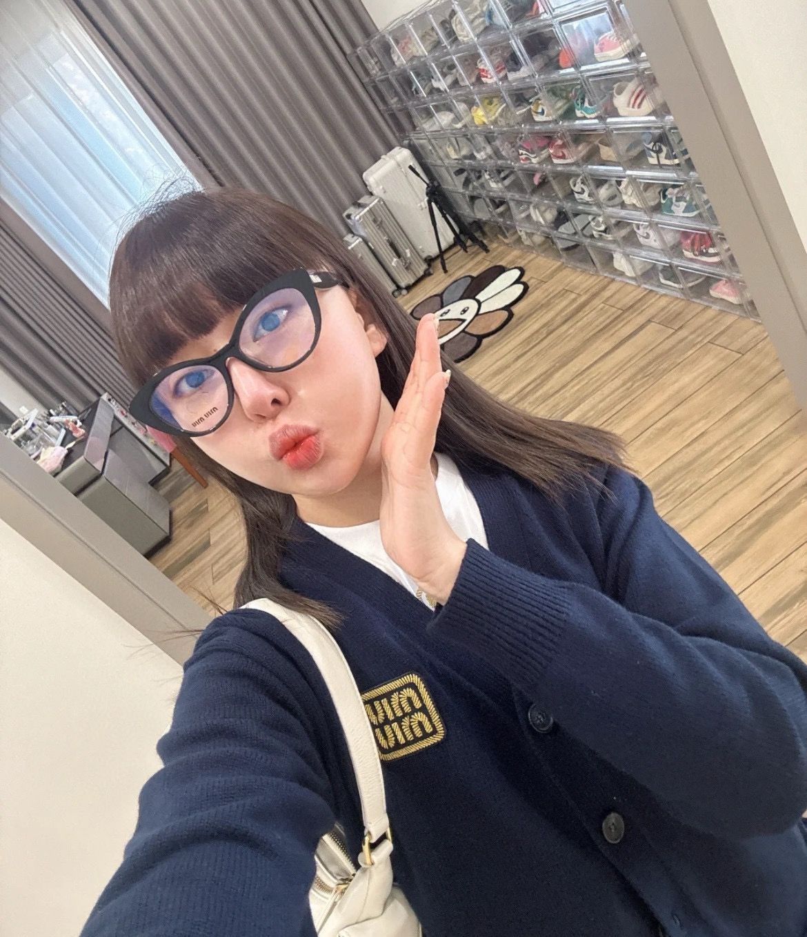 ボタン付きカーディガン