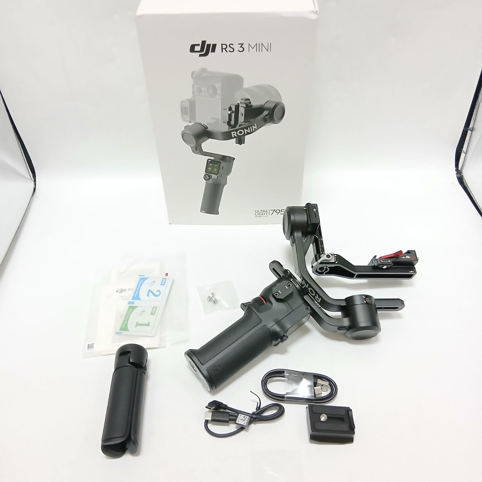 No.3894 DJI RS 3 Mini 3軸ジンバル軽量スタビライザー Canon|Sony|Panasonic|Nikon|Fujifilm向け ジンバルカメラ 積載量 試験値 2 kg Bluetoothシャッター制御 縦向き撮影ネイティブ対応