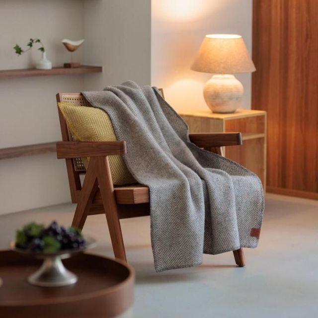 KLIPPAN クリッパン リサイクルウール ハーフスロー グースアイ MIDI グレー ブランケット 北欧 ハーフサイズ シンプル インテリア