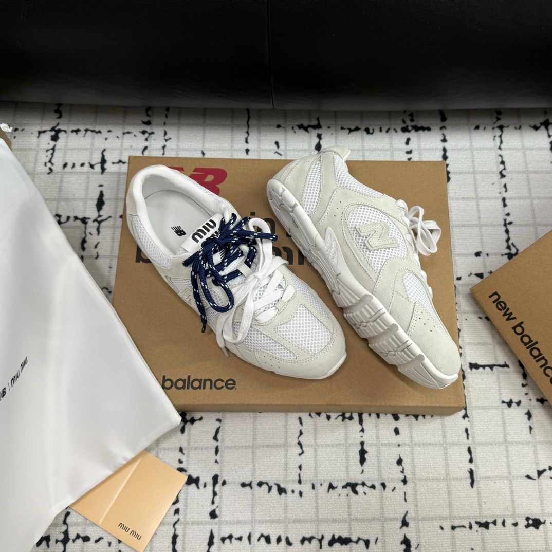 入手困難 Miu Miu x New balance 530 2024 男女兼用 - メルカリ