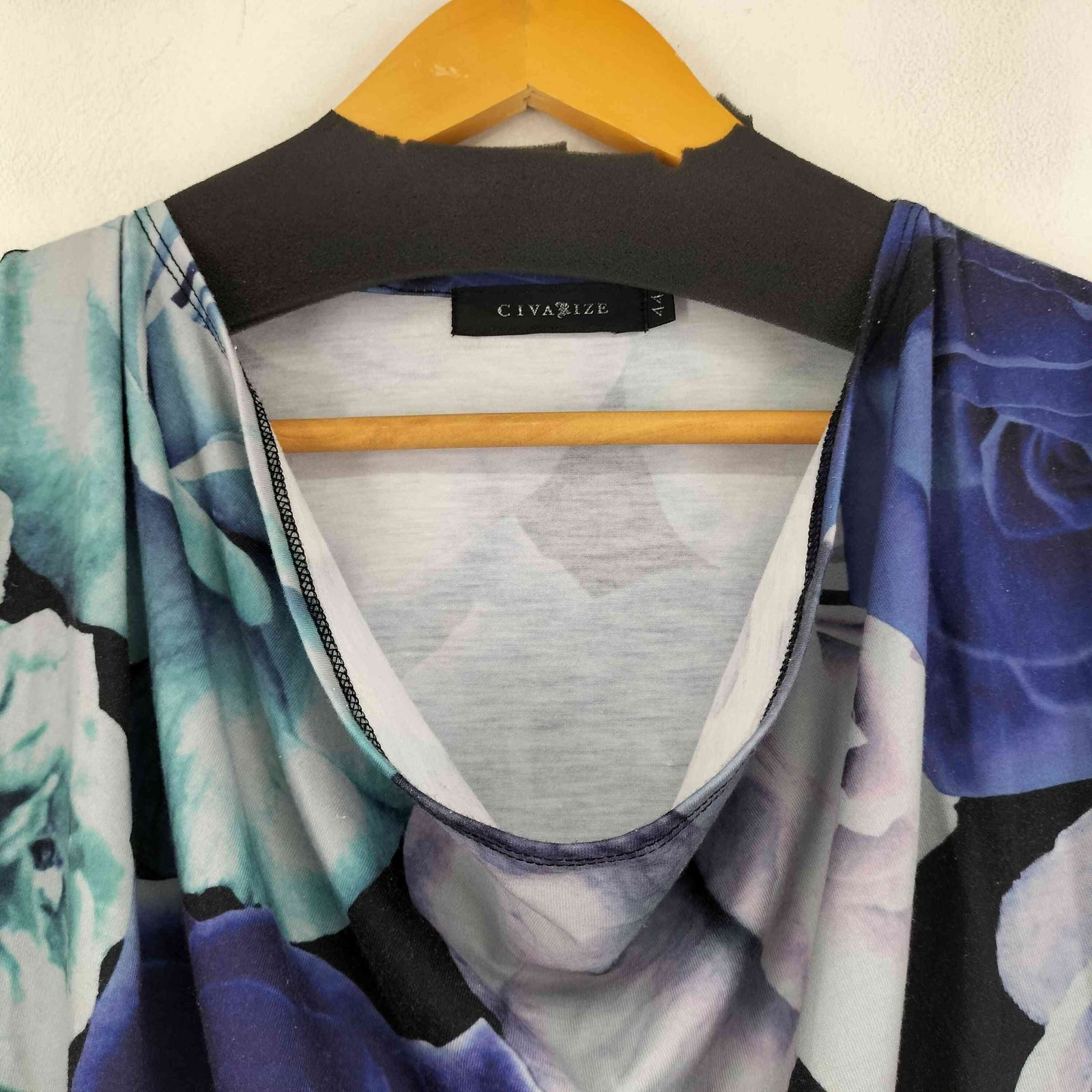 CIVARIZE シヴァーライズ グラデーション Vネック Tシャツ　激レア CIVARIZE Vネック カットソー Tシャツ