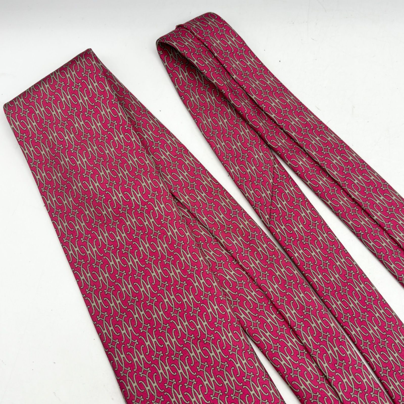 エルメス HERMES 未使用近い シルク ネクタイ レッド系 7169 FA