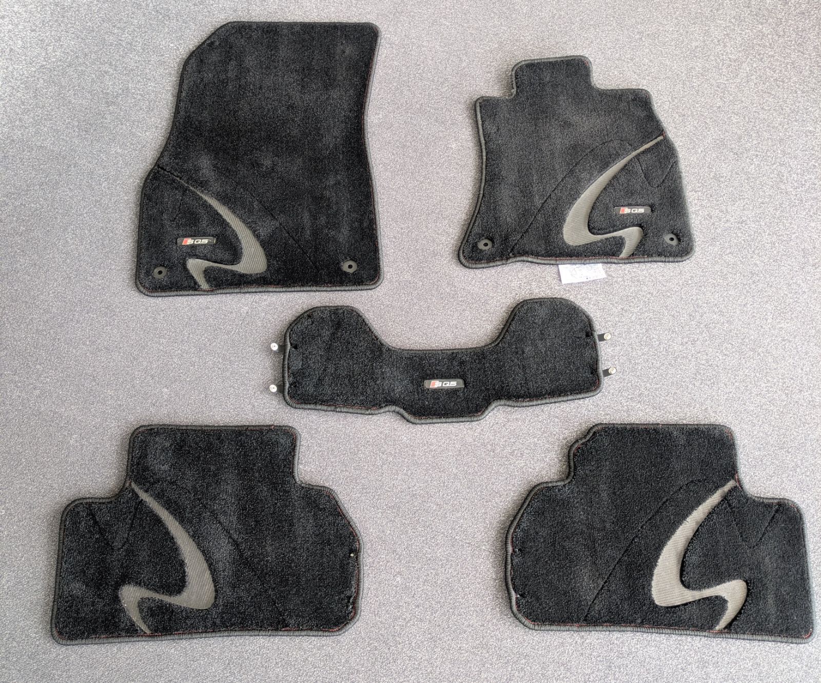 Audi アウディ 純正 フロアマット プレミアムスポーツ 先代 ＦＹ系 Ｑ５用 品