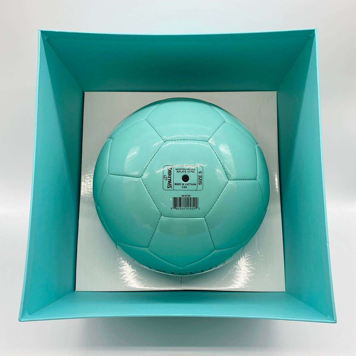 超美品 TIFFANY&Co. ティファニー スポルディング サッカーボール 原宿キャットストリート店限定 ティファニーブルー ゴム 未使用 USED  【中古】 - メルカリ