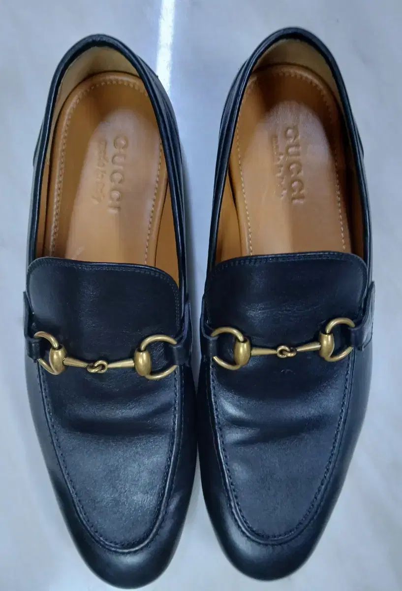 関税送料込☆【GUCCI】グッチ ヨルダン ローファー GUCCI Jordaan(グッチ ヨルダーン) - 海外通販のBUYMA